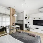 Warsaw Night Apartments Menica Residence